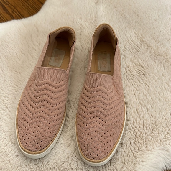 IUgg slip ons - Picture 2 of 6